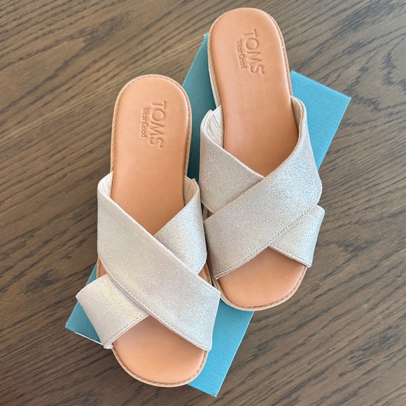 Toms Shoes - TOMS Women's Beige w/ Silver Cross Strap Sandals
